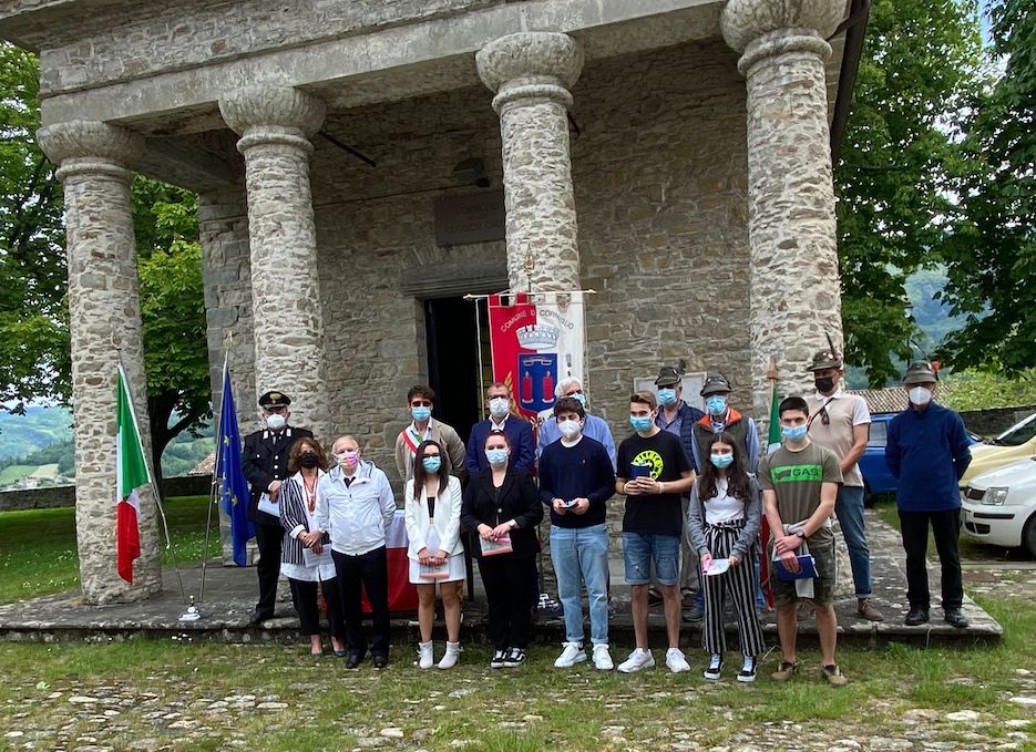 https://www.matteodaffada.it/wp-content/uploads/2021/06/Corniglio-diciottenni.jpg