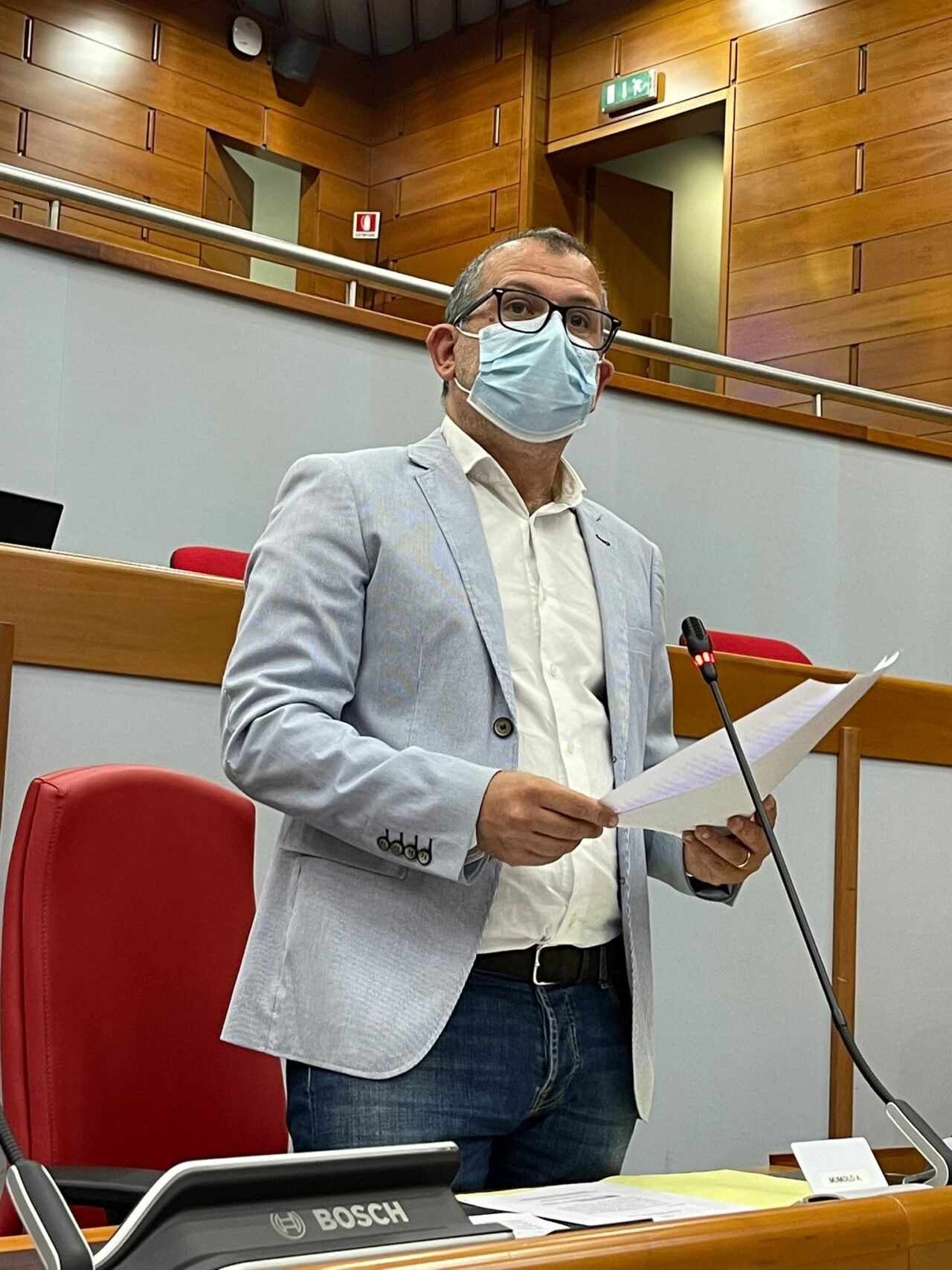 https://www.matteodaffada.it/wp-content/uploads/2021/07/Matteo-Daffadà.-Relaziona-in-assemblea-risoluzione-montagna-1280x1707.jpg