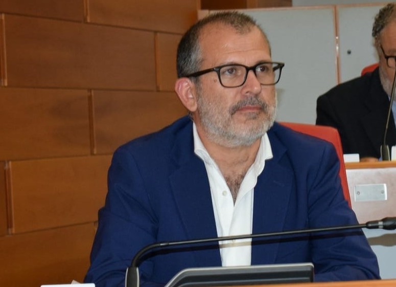 https://www.matteodaffada.it/wp-content/uploads/2021/10/Matteo-Daffadà-in_Aula-1.jpg