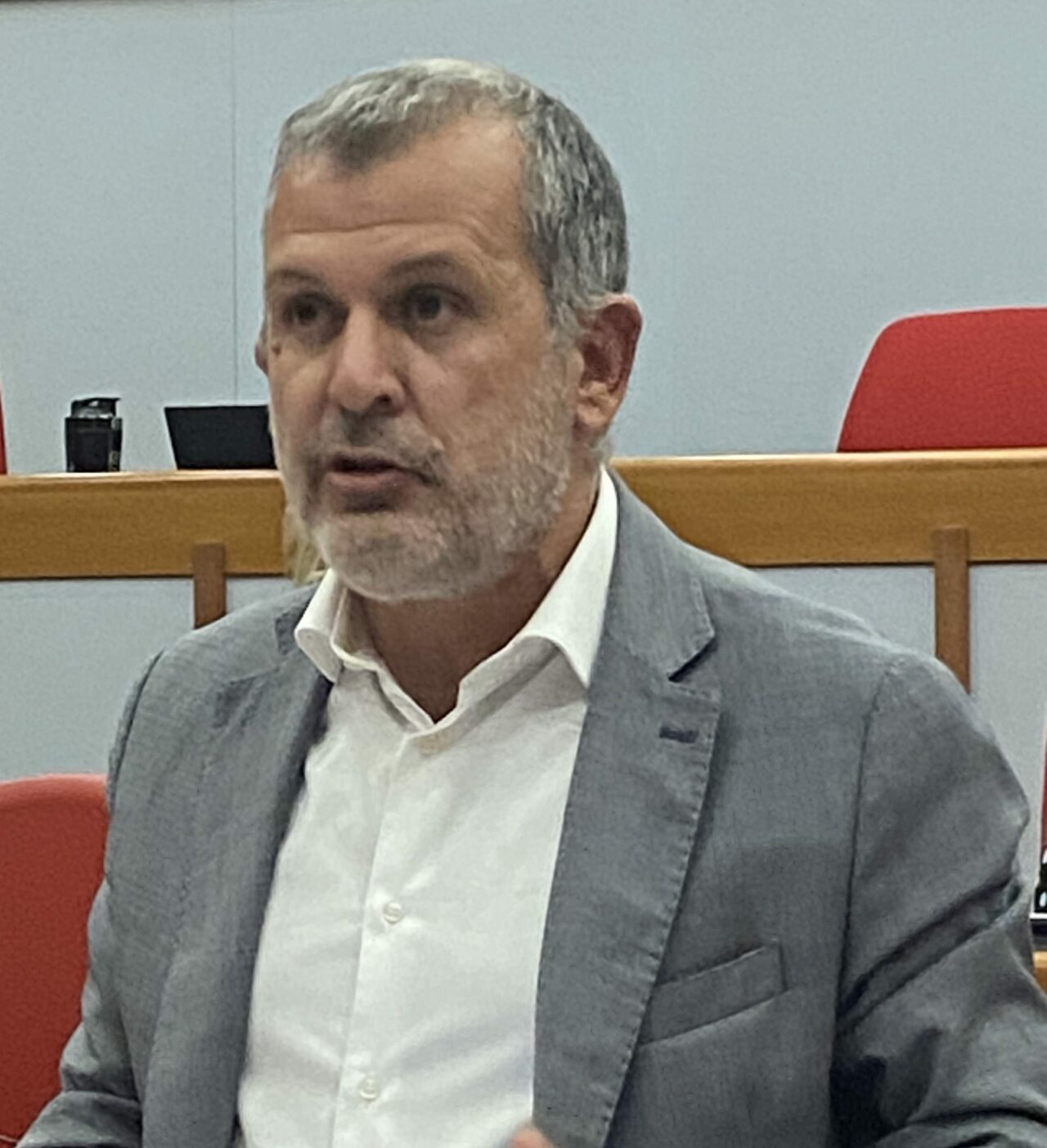 https://www.matteodaffada.it/wp-content/uploads/2023/11/Matteo-Daffada-aula-copia-1280x1404.jpeg