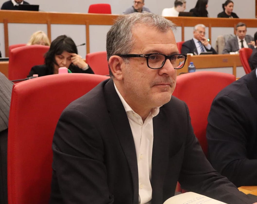 https://www.matteodaffada.it/wp-content/uploads/2025/01/Matteo-Daffada-Assemblea-regionale.jpg