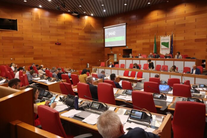 https://www.matteodaffada.it/wp-content/uploads/2025/07/Assemblea-legislativa-696x464-1.jpeg