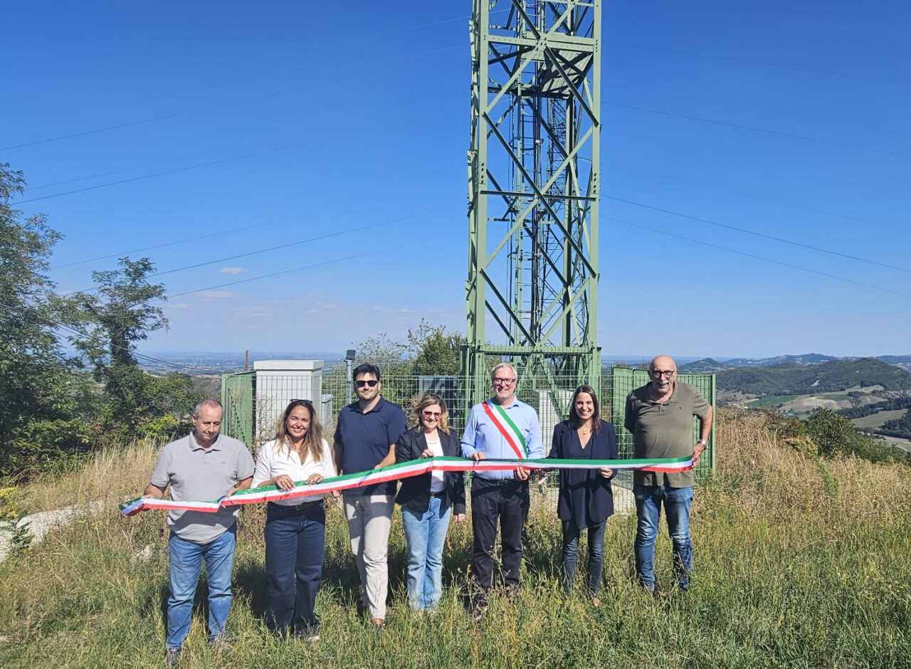 https://www.matteodaffada.it/wp-content/uploads/2026/09/Digitale-Mazzoni-inaugura-impianto-Mulazzano-di-Lesignano-de-Bagni-Pr-1280x940.jpg